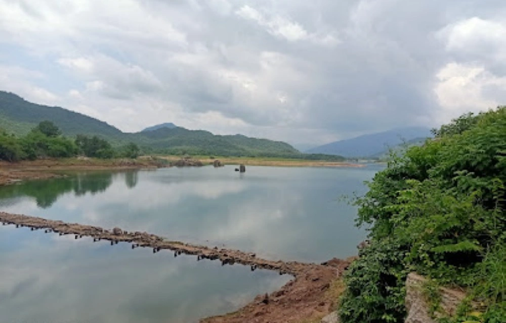 Ghodahada Dam Image